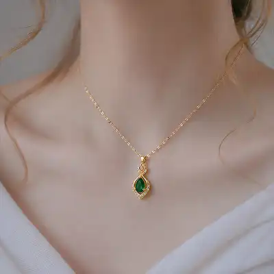 Teardrop Pendant Necklace